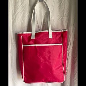 hot pink and white overnight bag nylon inside and out NWOT